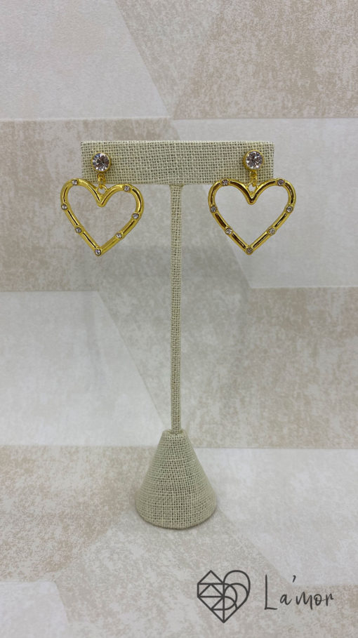 Aretes dorados de corazón