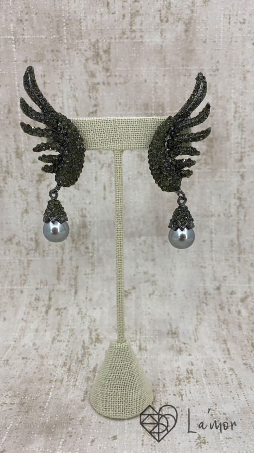 Aretes de alas y perlas