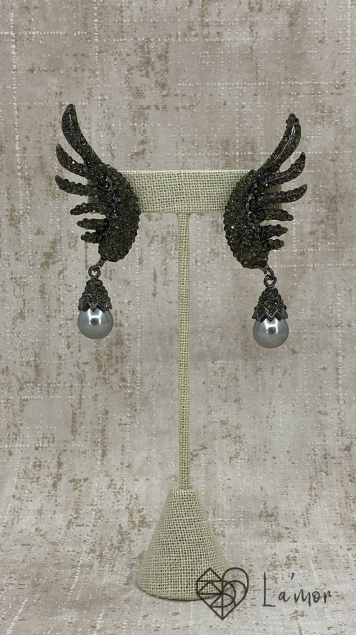 Aretes de alas y perlas